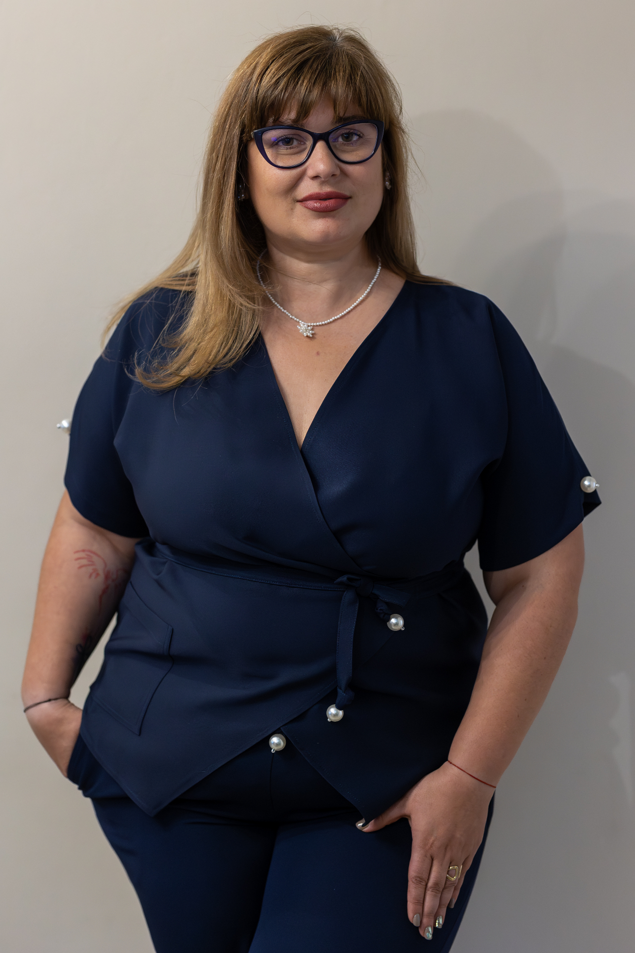 Dr. Denisa Băltărețu - Implantologie | Estetică dentară | 15 ani experiență